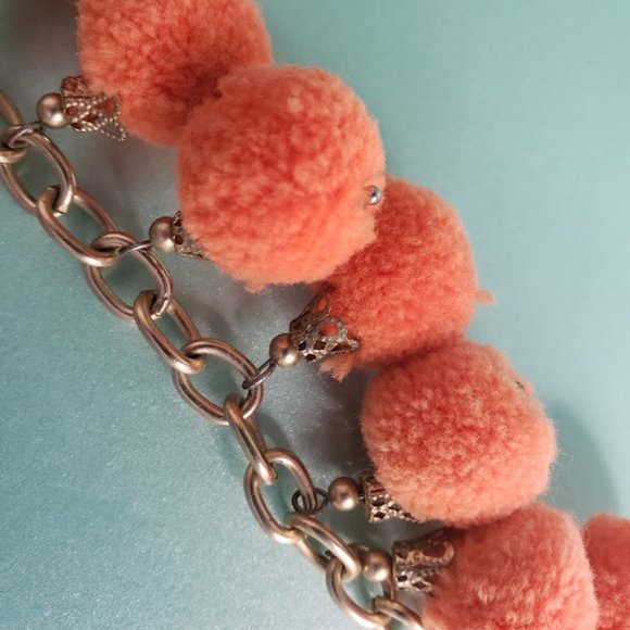 Gold bracelet with 11 orange pom poms - t bar closure - Picture 5 of 6